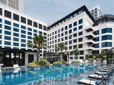 How Atmospheric Water Generators Revolutionize Hotel Water Security & Guest Experience